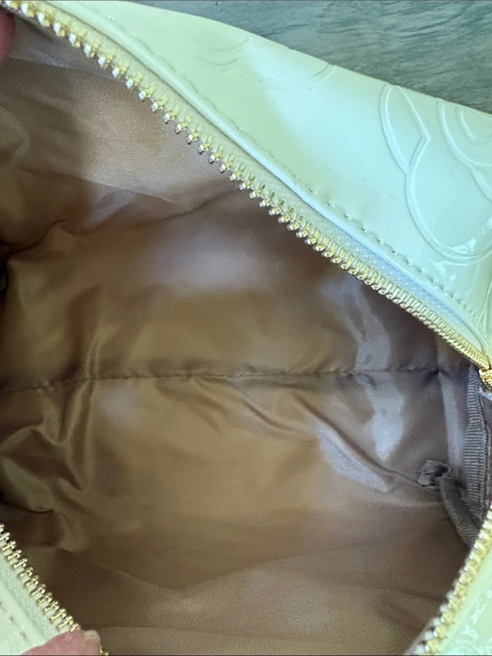 Imoshion NWT Vegan Off White Cosmetic Bag with Gold Toned Zipper